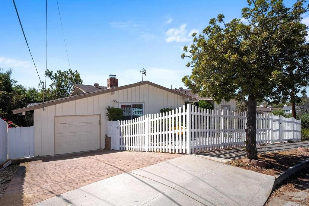 Photo of 7970 LEMON CIR