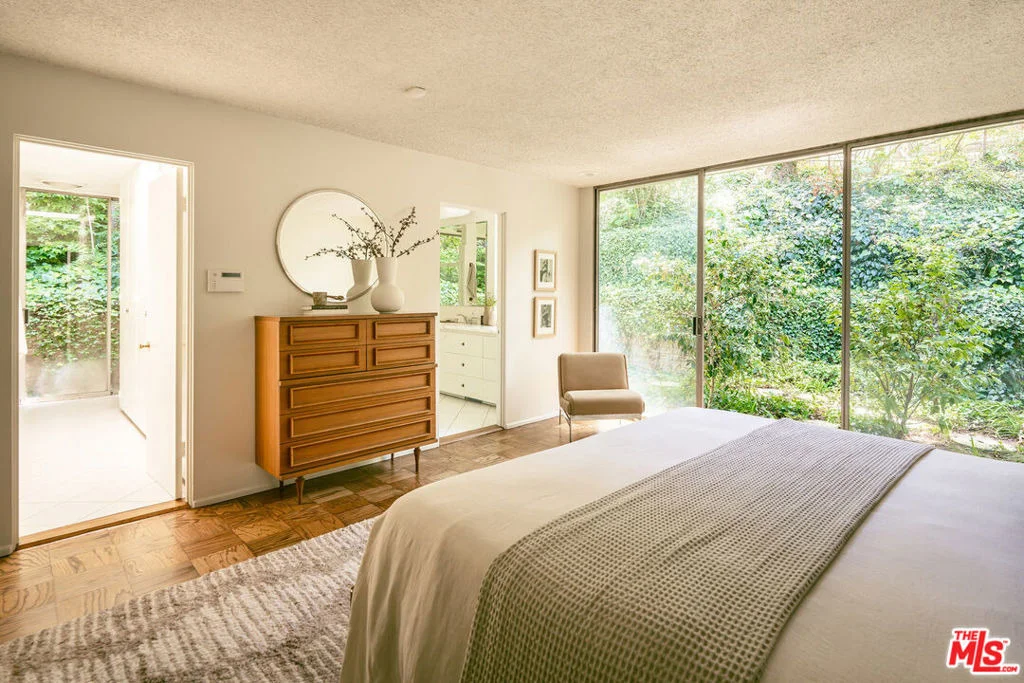 Photo of 832 Canon Drive