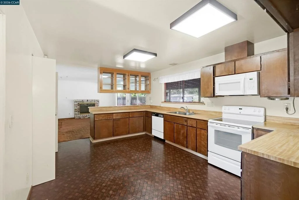 Photo of 121 Violet Rd