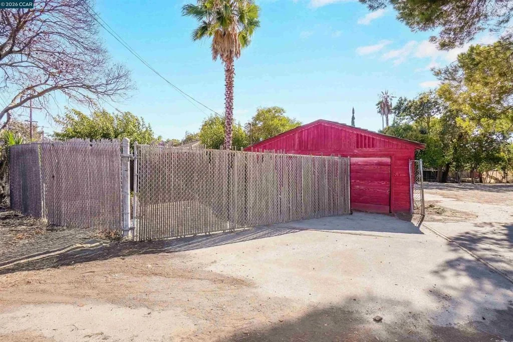 Photo of 2812 Cowell