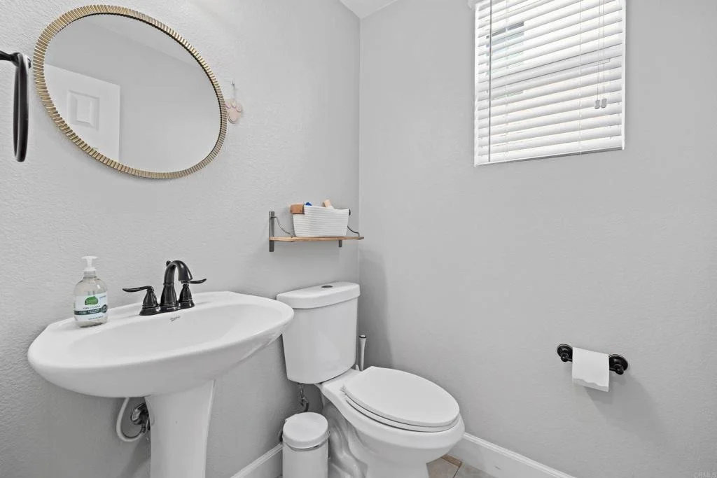 Photo of 765 Avenida Abeja