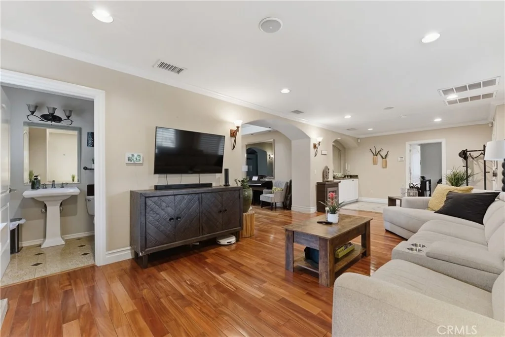 Photo of 520 W Hermosa