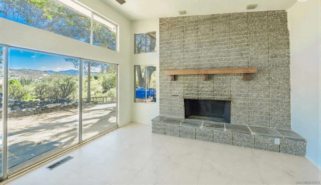 Photo of 14949 Woods Valley