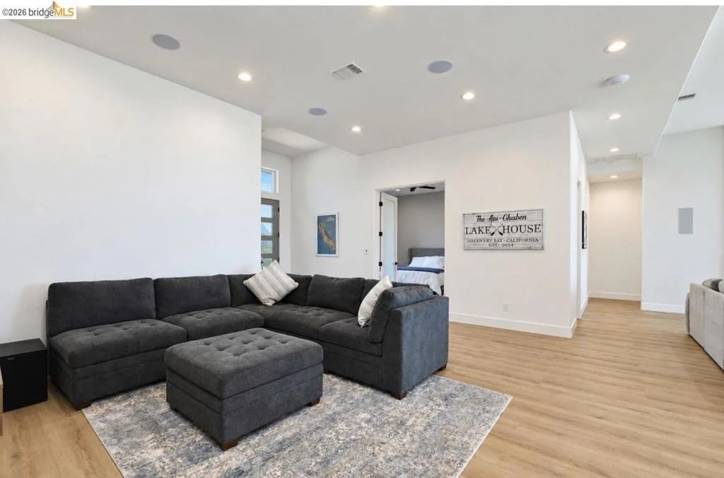Photo of 3944 Lighthouse Pl