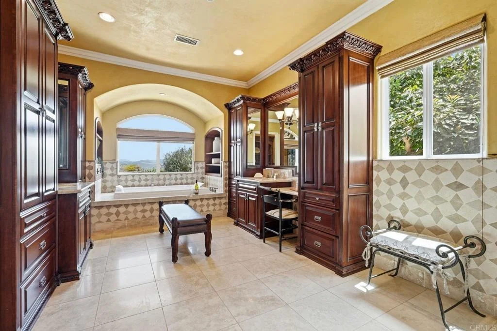Photo of 2484 Dos Lomas