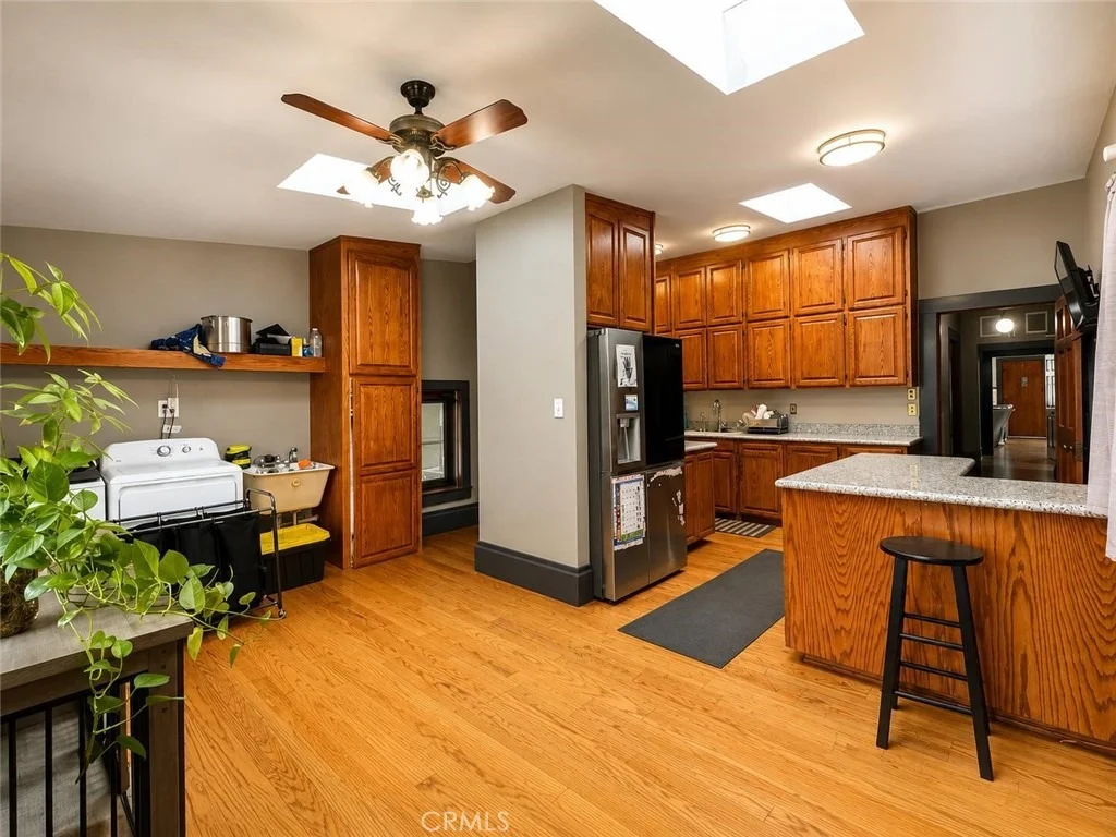 Photo of 7015 Barton Street