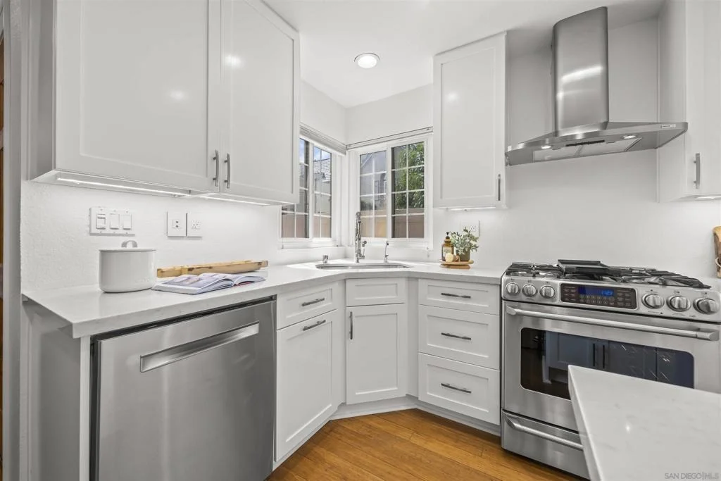 Photo of 558 E Ave
