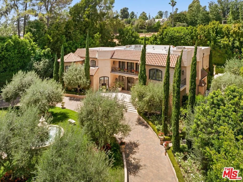 Photo of 9541 Sunset Boulevard