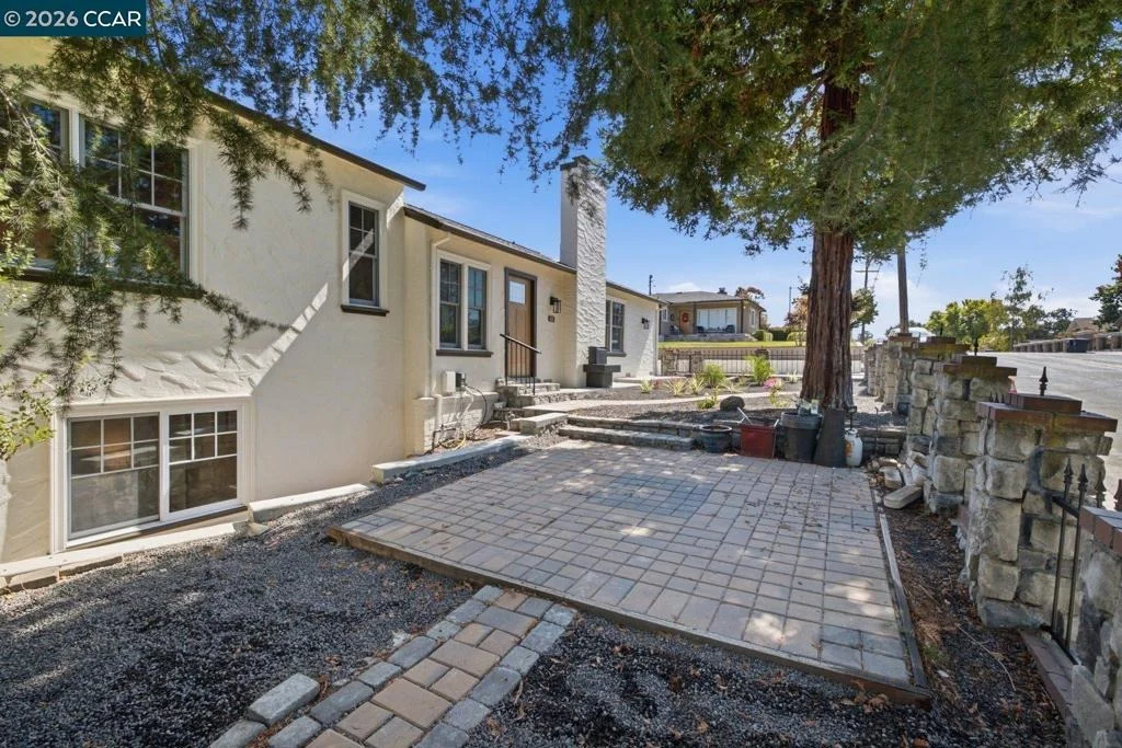 Photo of 430 Adams Way