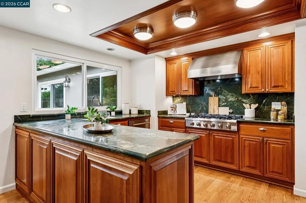 Photo of 1544 Saint Helena Drive