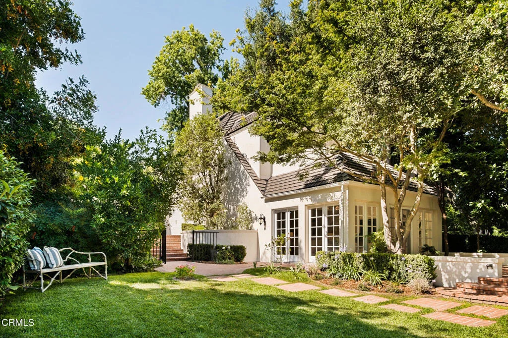 Photo of 1190 Lorain Road