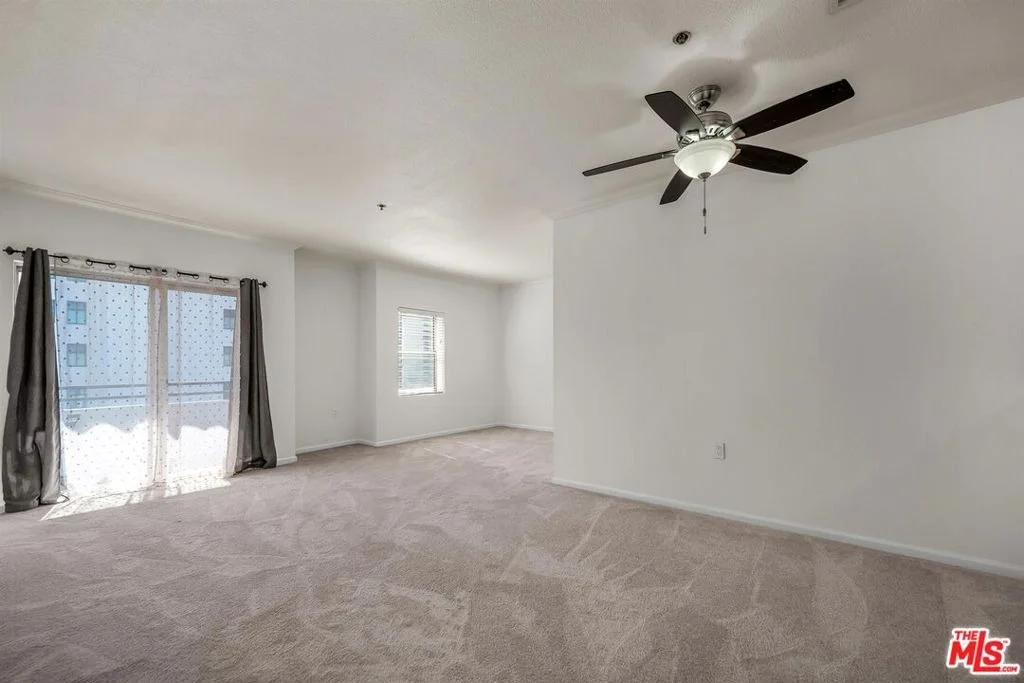 Photo of Unit 506 at 838 Pine Avenue