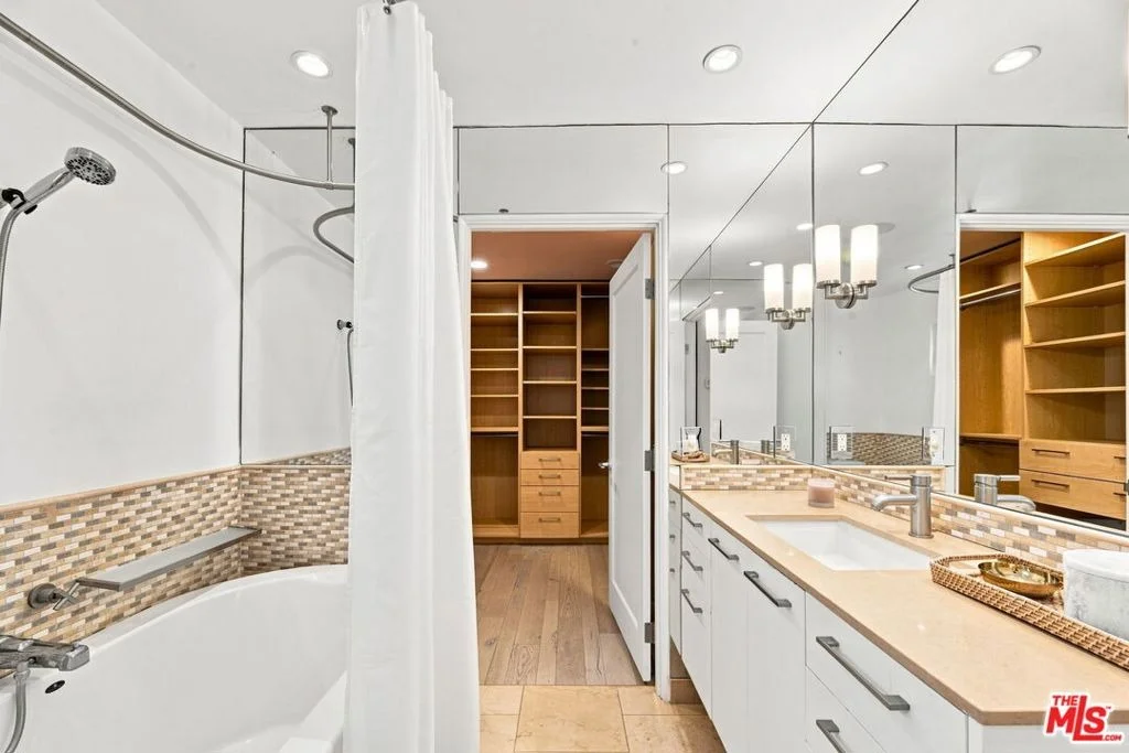 Photo of 24742 Malibu Road