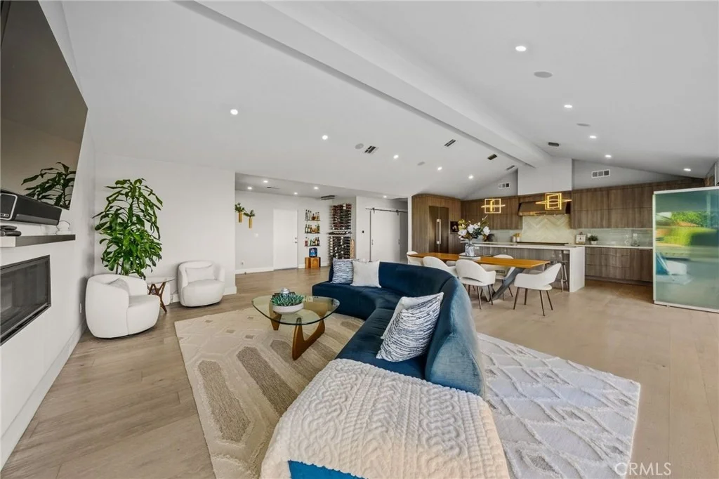 Photo of 2886 Crownview