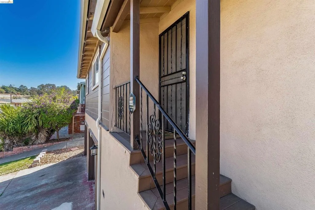 Photo of 335 Pepper Dr