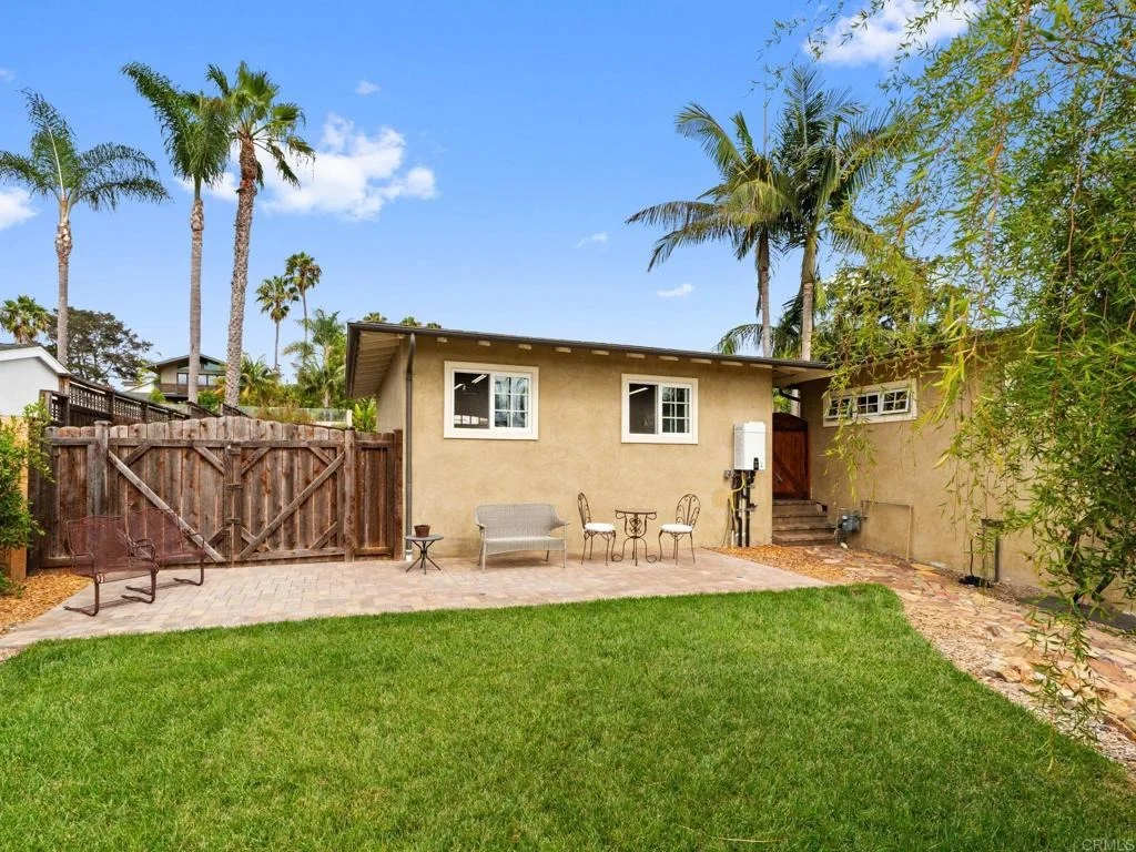 Photo of 890 Passiflora Avenue