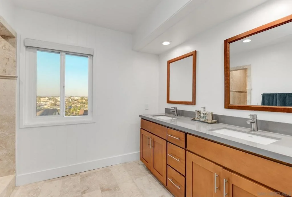 Photo of 3958 La Cresta