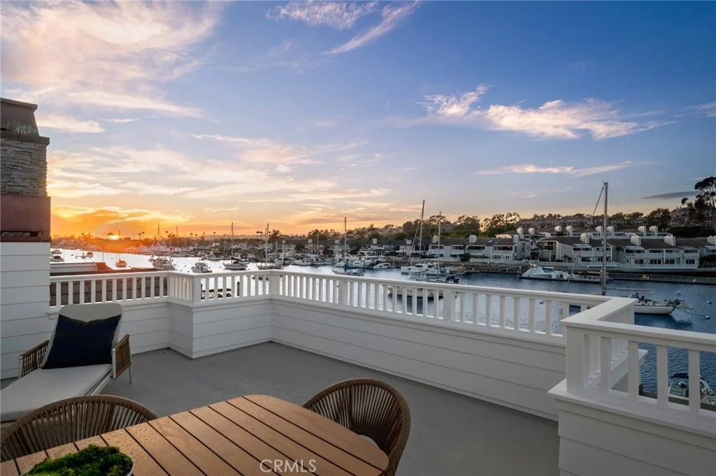 Photo of 1105 N Bay Front