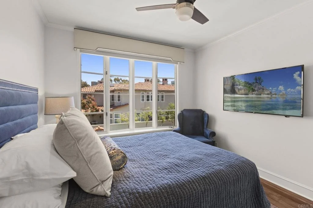Photo of 9784 Claiborne Square
