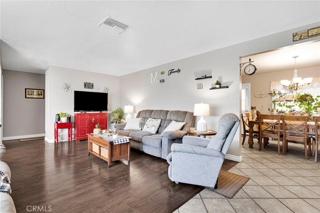 Photo of 108 W Desert View Drive