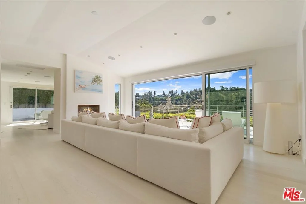 Photo of 9422 Readcrest Drive
