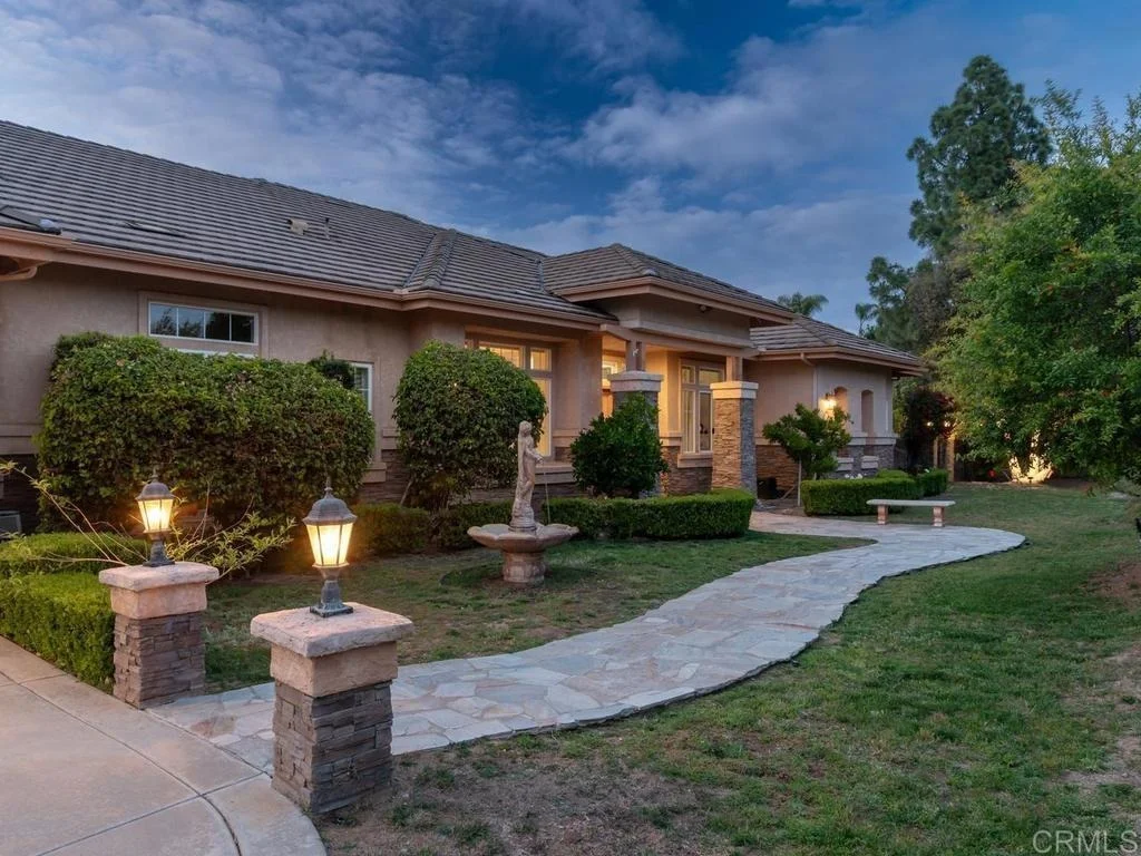 Photo of 2737 Dos Lomas