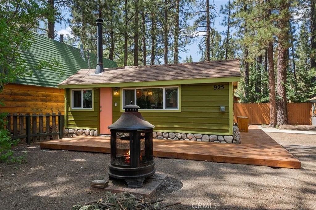 Photo of 925 W Rainbow Boulevard