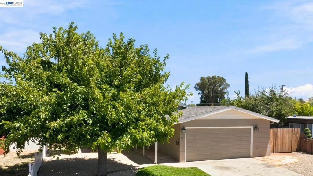 Photo of 54 LAKEVIEW DRIVE