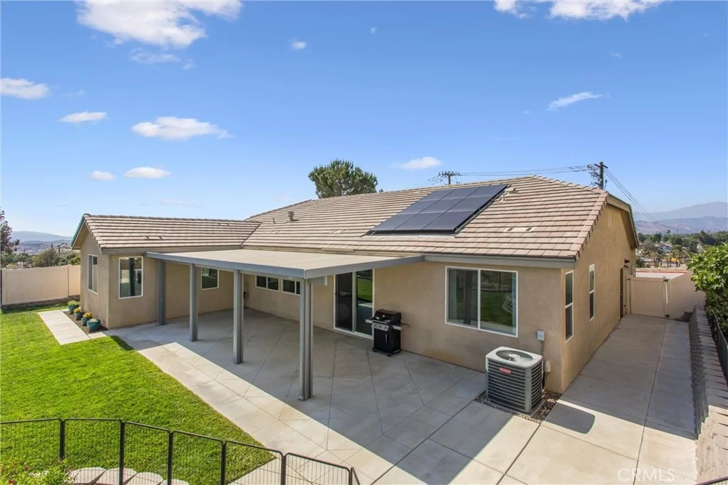 Photo of 402 Buena Mesa Dr
