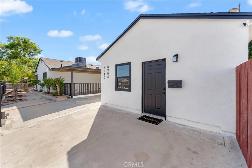 Photo of 8908 8910 Lev Avenue