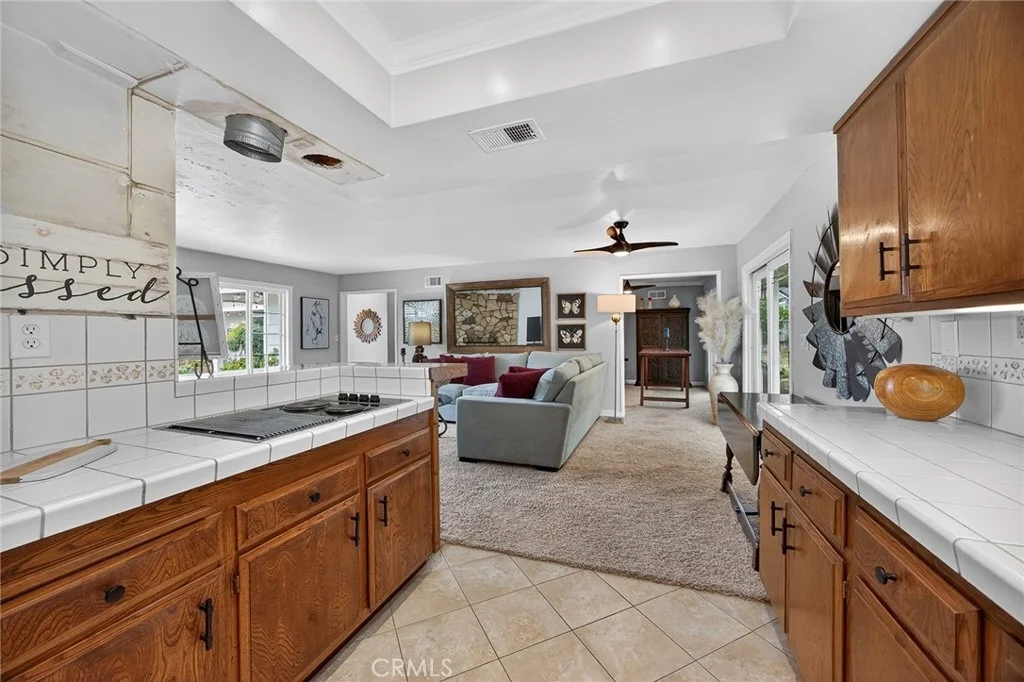 Photo of 2388 Temescal