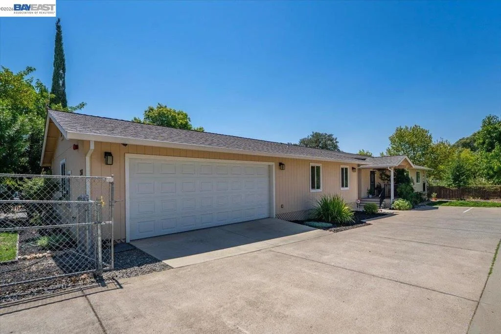 Photo of 2584 Reservoir Ln