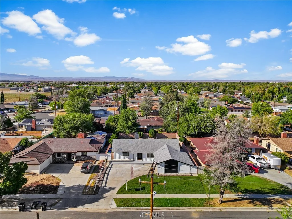 Photo of 1735 W Jenner Street