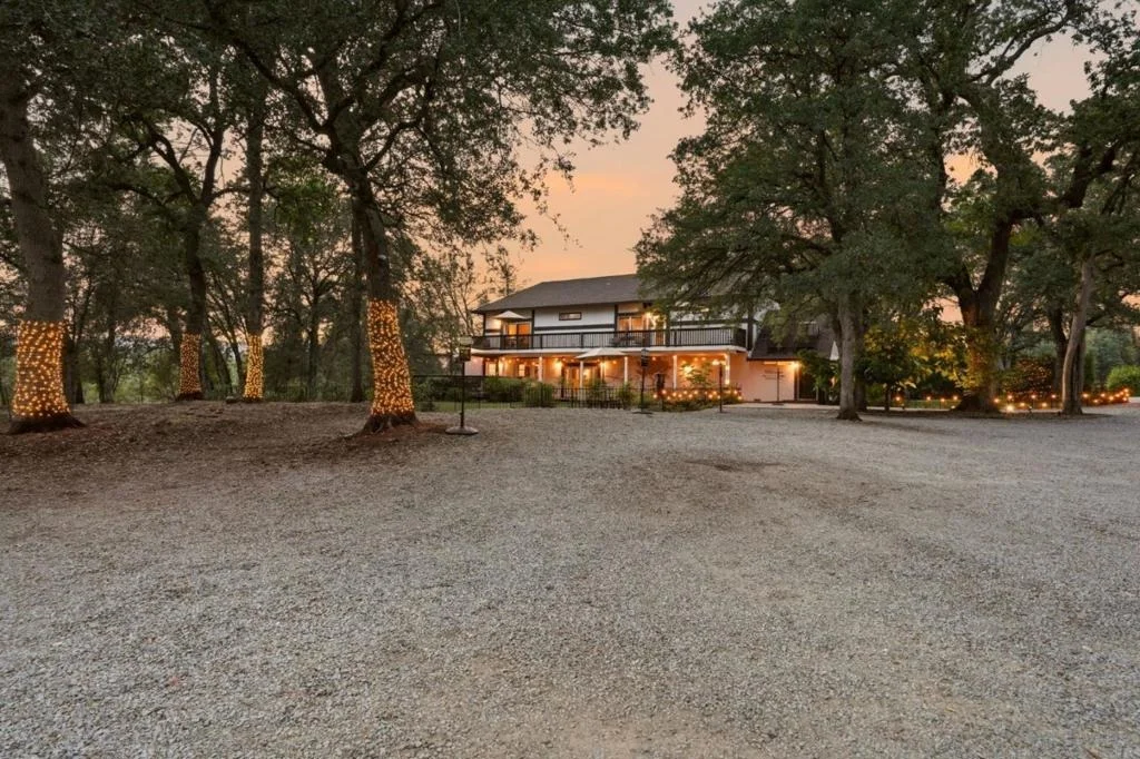 Photo of 19177 Hollow Lane