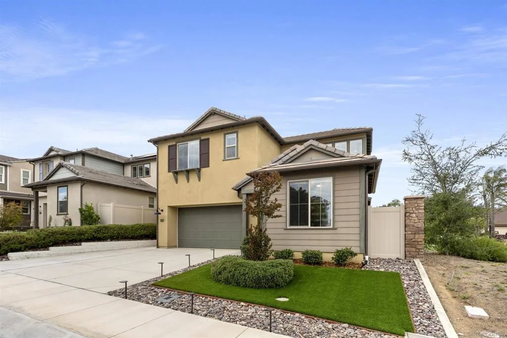 Photo of 1187 Barry Pl