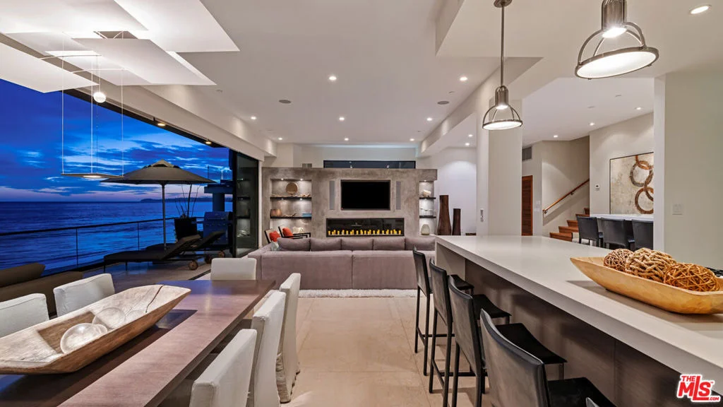 Photo of 25250 Malibu Road