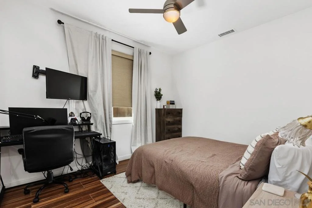 Photo of 1157 Village