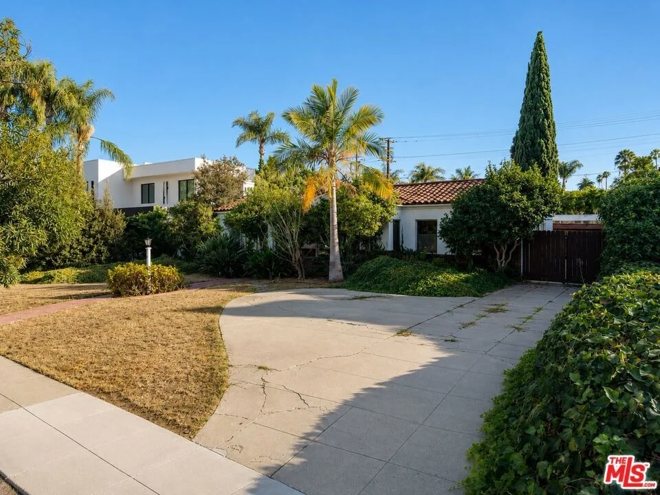 Photo of 513 N Rexford Drive