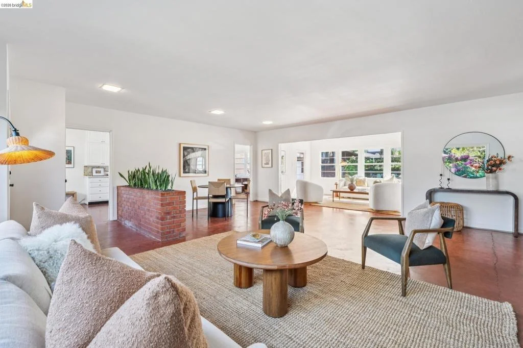 Photo of 201 Warwick Ave