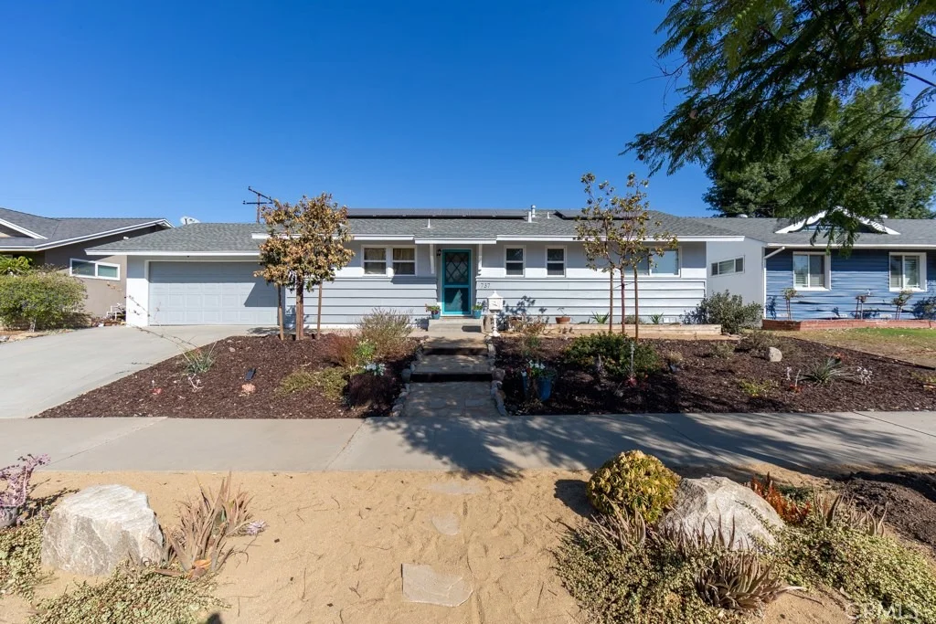 Photo of 737 E Greenleaf Avenue