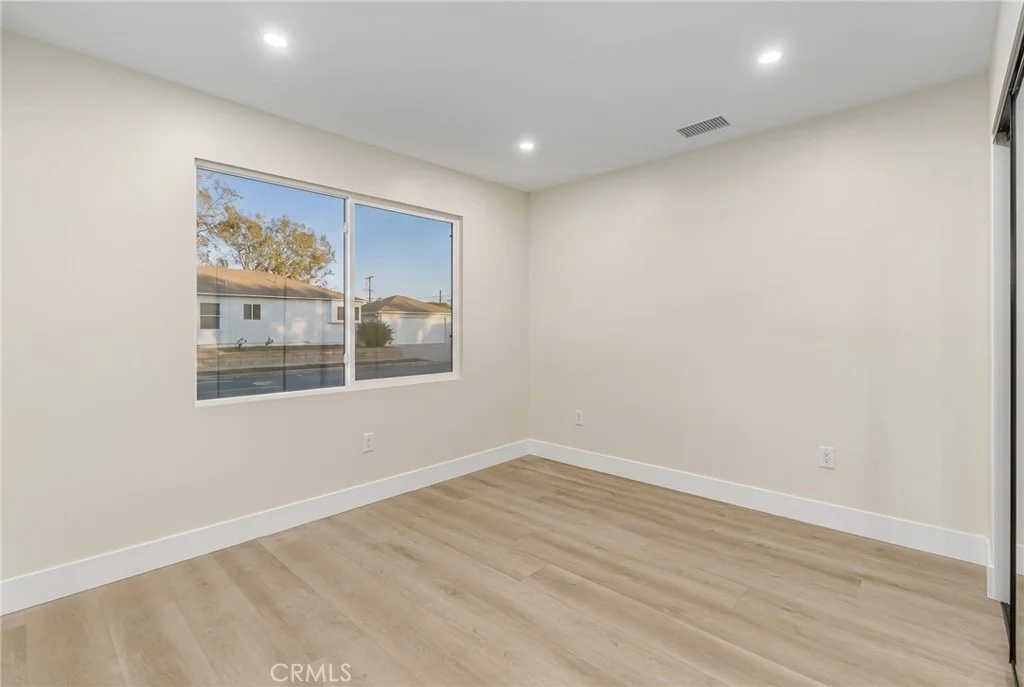 Photo of 700 W 10th Street