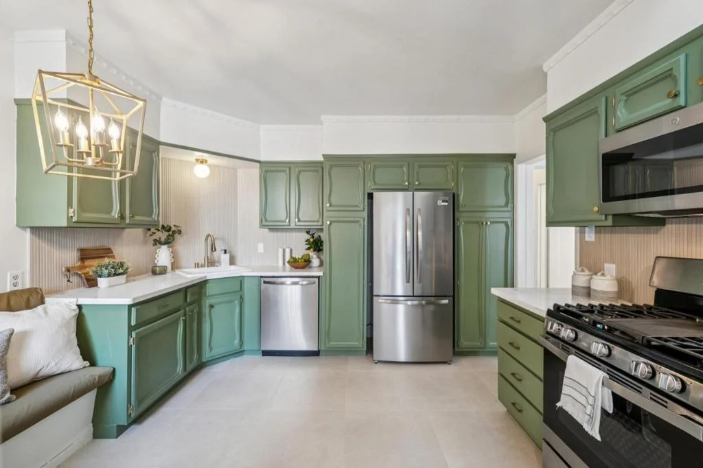 Photo of 825 Amazon Avenue