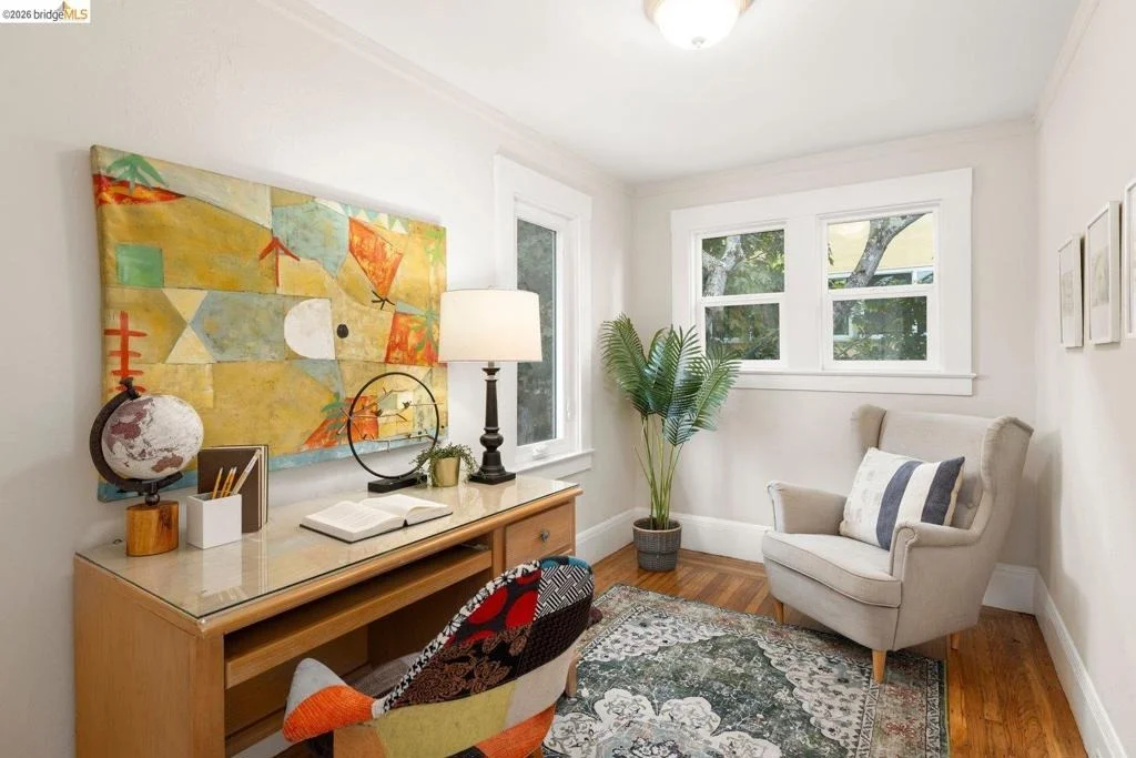 Photo of 2633 Regent St