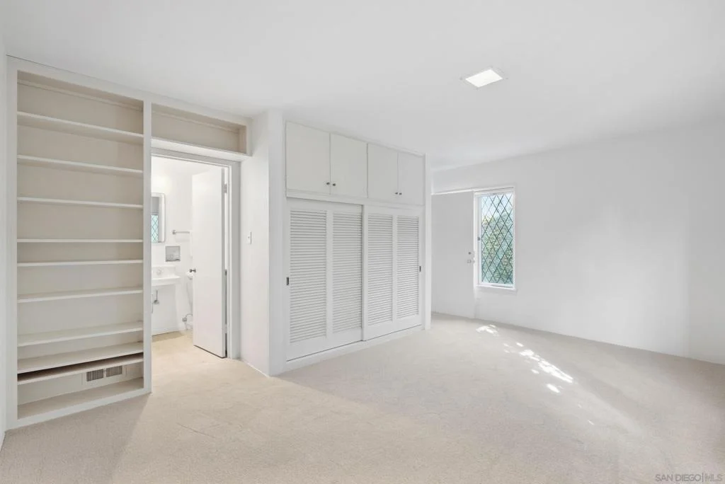 Photo of 7865 Roseland Drive