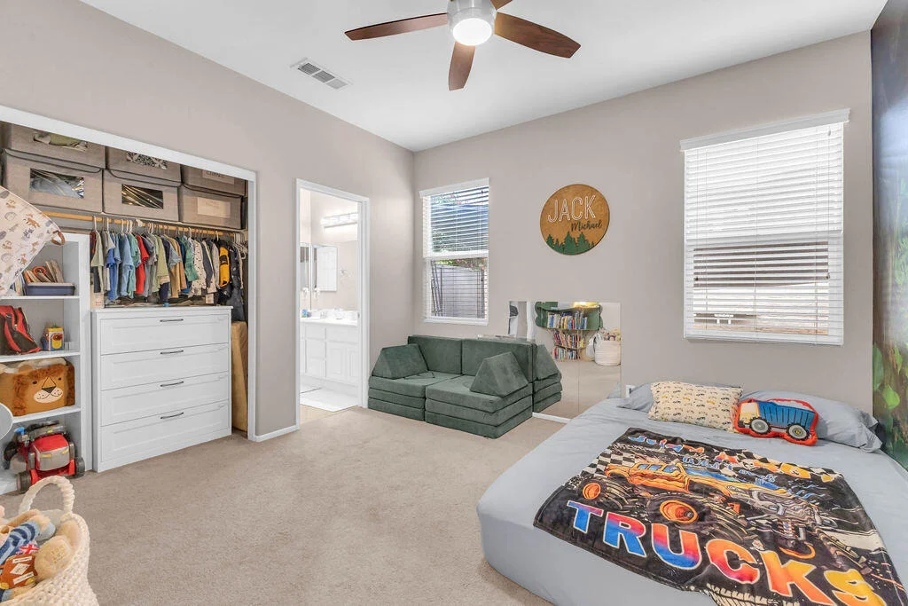 Photo of 42795 Ponte Court