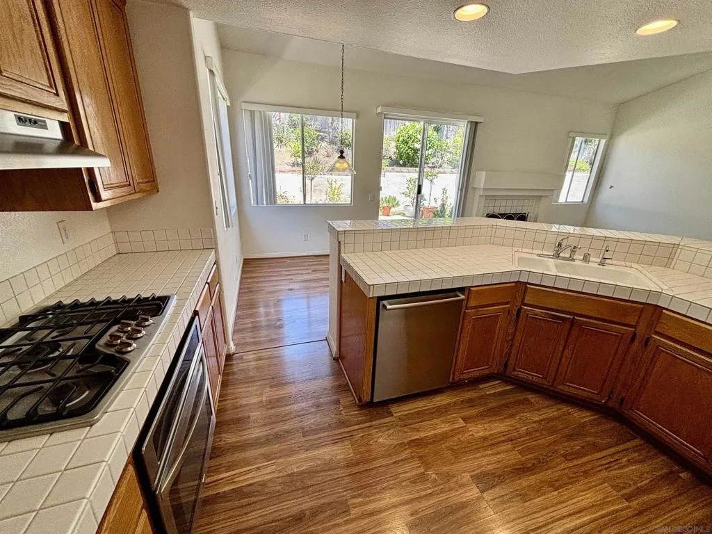 Photo of 653 Cantara Ln