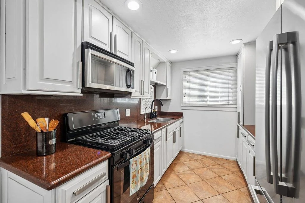 Photo of 5074 Gold