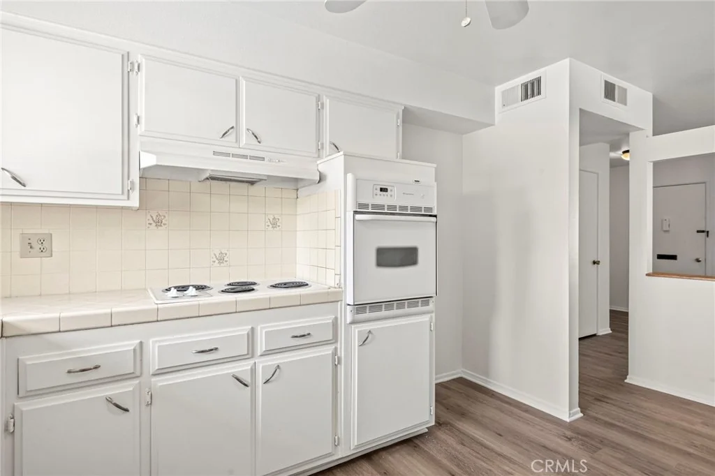 Photo of 28763 Bradley Road