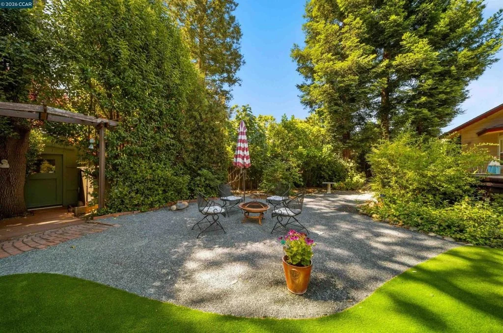 Photo of 31 Elliot Dr