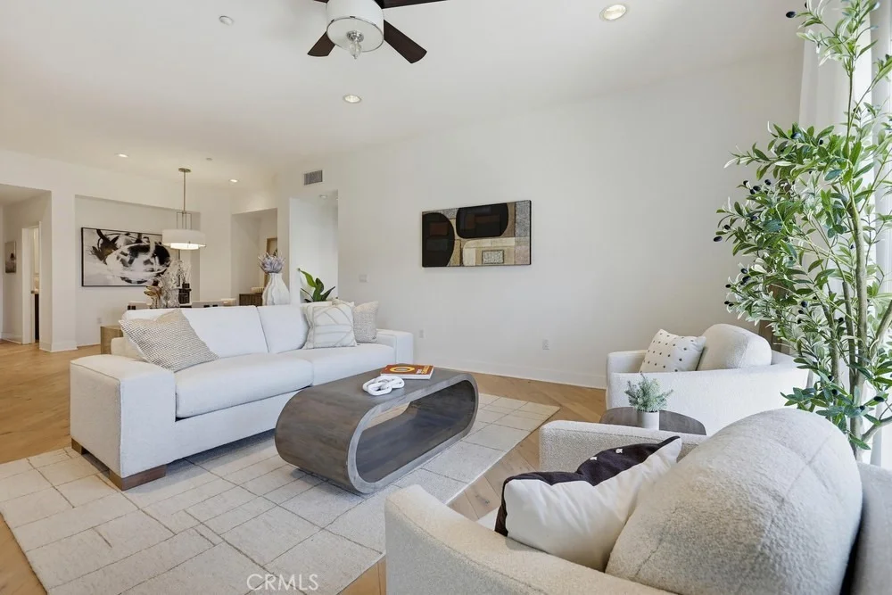 Photo of Unit 406 at 402 Rockefeller